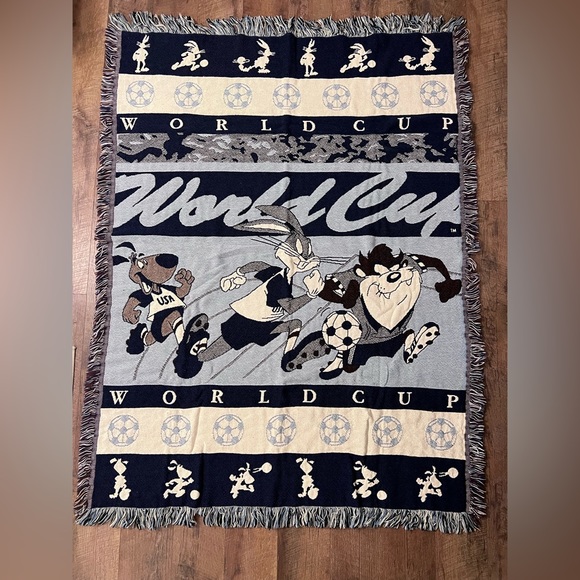 Rare World Cup USA 1994 Woven Blanket Tapestry Throw Looney Tunes Soccer - Picture 1 of 6